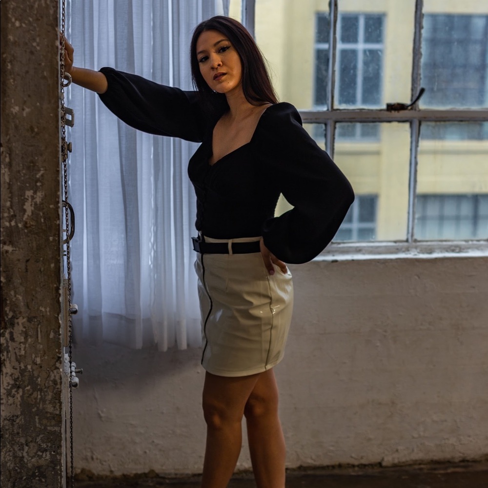 FAUX CREAM LEATHER MINI SKIRT